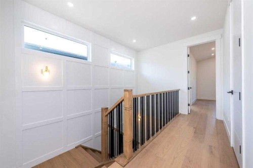105 Hartford Road Nw, Calgary, AB - Indoor Photo Showing Other Room