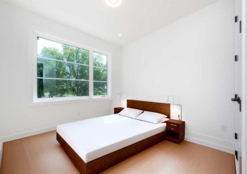 105 Hartford Road Nw, Calgary, AB - Indoor Photo Showing Bedroom