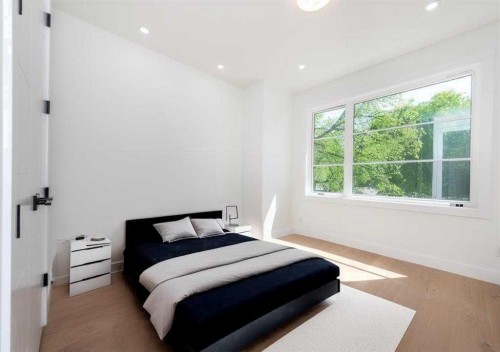 105 Hartford Road Nw, Calgary, AB - Indoor Photo Showing Bedroom