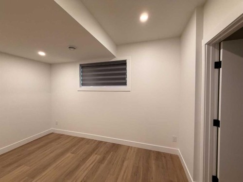 105 Hartford Road Nw, Calgary, AB - Indoor Photo Showing Other Room