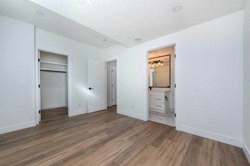 105 Hartford Road Nw, Calgary, AB - Indoor Photo Showing Other Room
