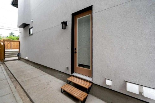 105 Hartford Road Nw, Calgary, AB - Outdoor With Exterior