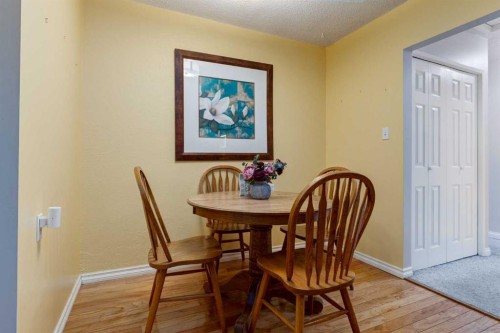 220 Oakridge Place Sw, Calgary, AB - Indoor Photo Showing Dining Room