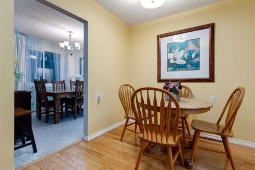 220 Oakridge Place Sw, Calgary, AB - Indoor Photo Showing Dining Room