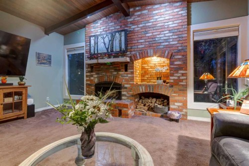 220 Oakridge Place Sw, Calgary, AB - Indoor With Fireplace