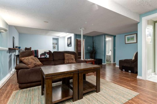 220 Oakridge Place Sw, Calgary, AB - Indoor Photo Showing Other Room