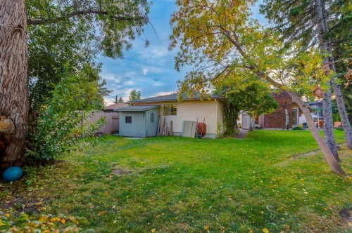 220 Oakridge Place Sw, Calgary, AB - Outdoor