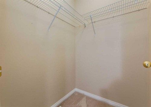 141 28 Avenue Ne, Calgary, AB - Indoor With Storage