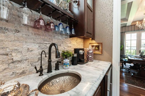 814 Radford Road Ne, Calgary, AB - Indoor Photo Showing Kitchen