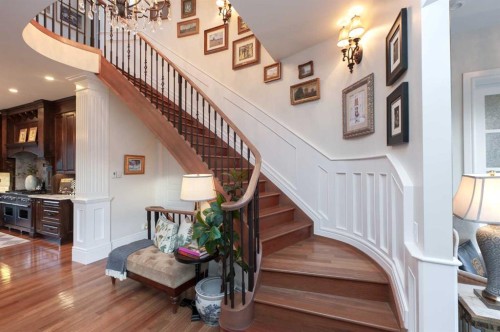 814 Radford Road Ne, Calgary, AB - Indoor Photo Showing Other Room