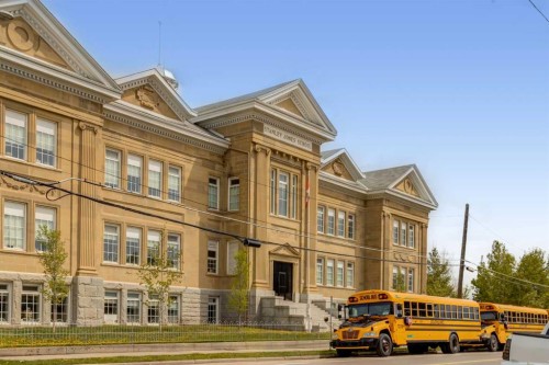 814 Radford Road Ne, Calgary, AB - Outdoor With Facade