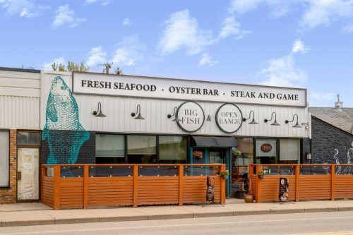 814 Radford Road Ne, Calgary, AB - Outdoor