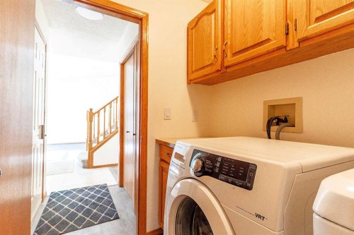 266 Edgepark Way Nw, Calgary, AB - Indoor Photo Showing Laundry Room