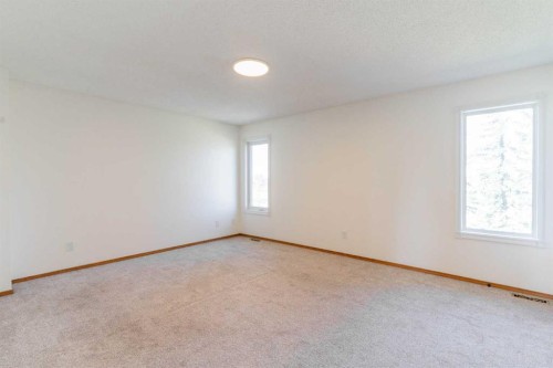 266 Edgepark Way Nw, Calgary, AB - Indoor Photo Showing Other Room