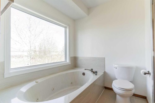 266 Edgepark Way Nw, Calgary, AB - Indoor Photo Showing Bathroom