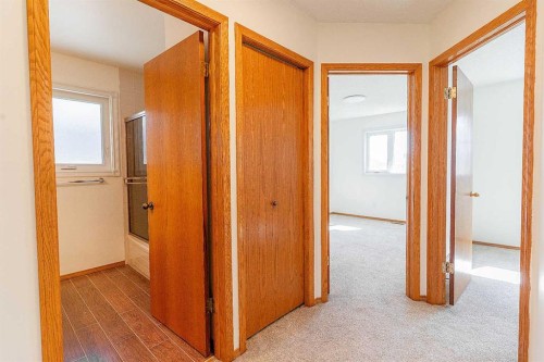 266 Edgepark Way Nw, Calgary, AB - Indoor Photo Showing Other Room