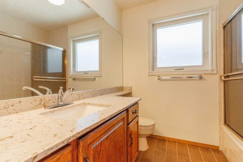 266 Edgepark Way Nw, Calgary, AB - Indoor Photo Showing Bathroom