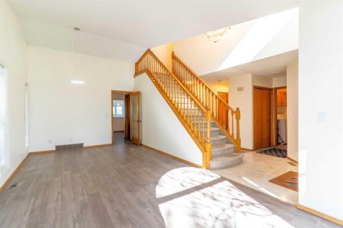 266 Edgepark Way Nw, Calgary, AB - Indoor Photo Showing Other Room
