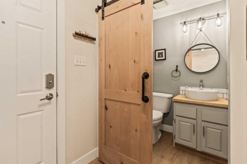 109-200 Three Sisters Drive, Canmore, AB - Indoor Photo Showing Bathroom