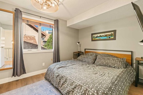 109-200 Three Sisters Drive, Canmore, AB - Indoor Photo Showing Bedroom
