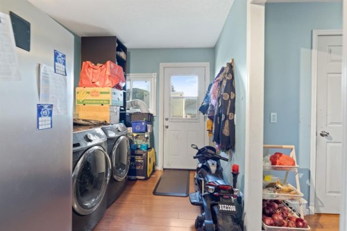 20 Castlegrove Way Ne, Calgary, AB - Indoor Photo Showing Laundry Room