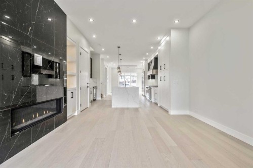 1417 42 Street Sw, Calgary, AB - Indoor Photo Showing Other Room