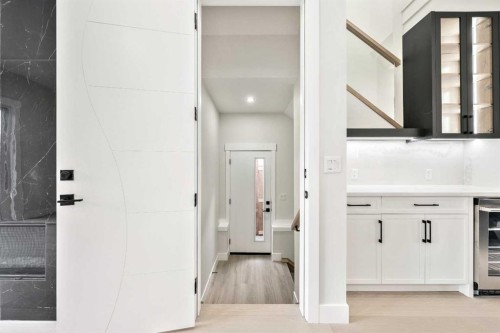 1417 42 Street Sw, Calgary, AB - Indoor Photo Showing Other Room