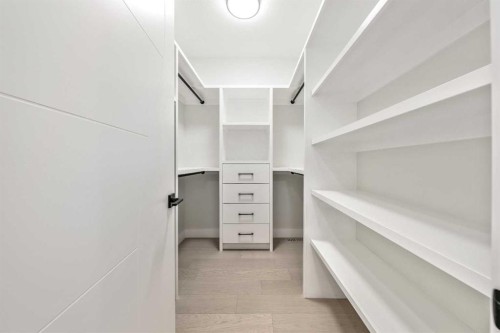 1417 42 Street Sw, Calgary, AB - Indoor Photo Showing Other Room