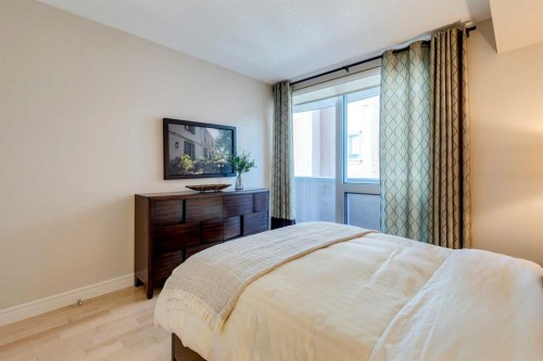 206-817 15 Avenue Sw, Calgary, AB - Indoor Photo Showing Bedroom