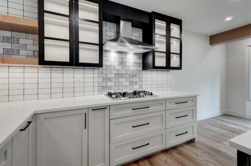 17 Millrise Lane Sw, Calgary, AB - Indoor Photo Showing Kitchen