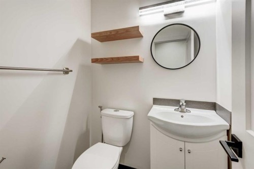 17 Millrise Lane Sw, Calgary, AB - Indoor Photo Showing Bathroom