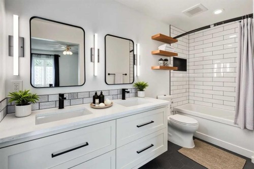 17 Millrise Lane Sw, Calgary, AB - Indoor Photo Showing Bathroom