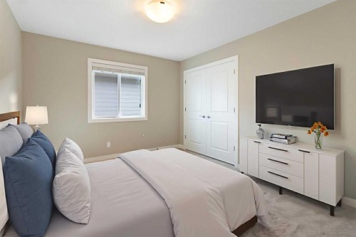 33 Silverado Crest Bay Sw, Calgary, AB - Indoor Photo Showing Bedroom