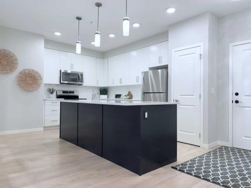 310-20 Mahogany Mews Se, Calgary, AB - Indoor Photo Showing Kitchen