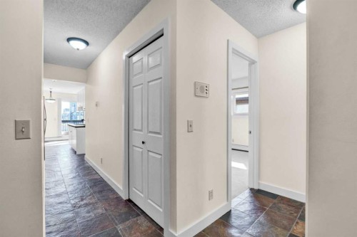 402-409 1 Avenue Ne, Calgary, AB - Indoor Photo Showing Other Room