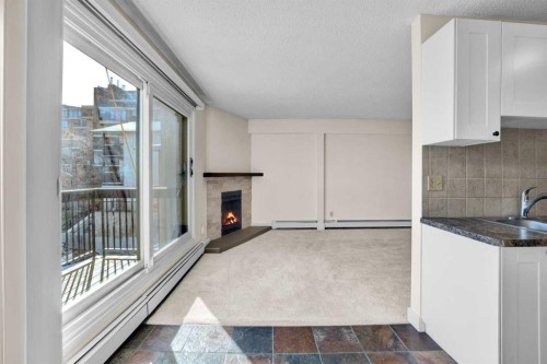 402-409 1 Avenue Ne, Calgary, AB - Indoor Photo Showing Kitchen