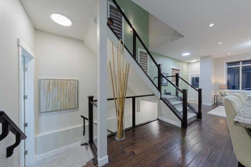 462 23 Avenue Nw, Calgary, AB - Indoor Photo Showing Other Room