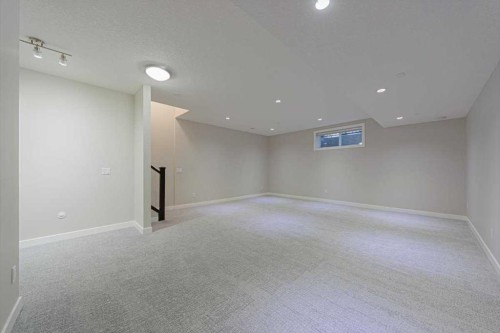 462 23 Avenue Nw, Calgary, AB - Indoor