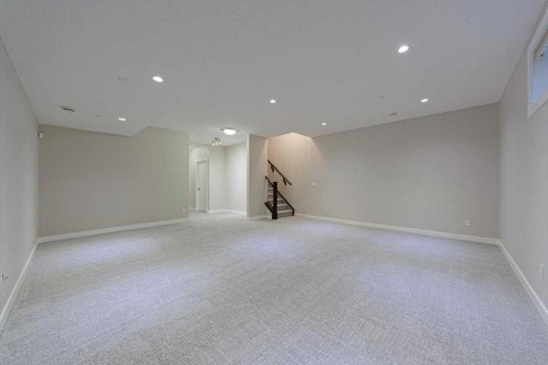 462 23 Avenue Nw, Calgary, AB - Indoor Photo Showing Other Room