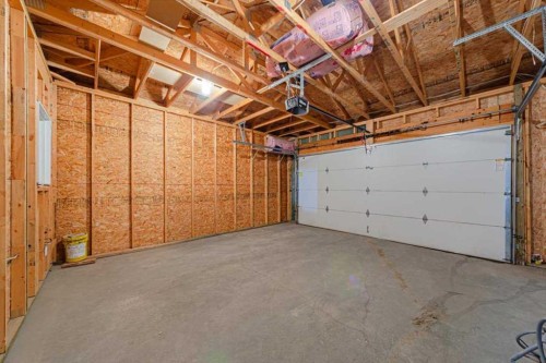 462 23 Avenue Nw, Calgary, AB - Indoor Photo Showing Garage