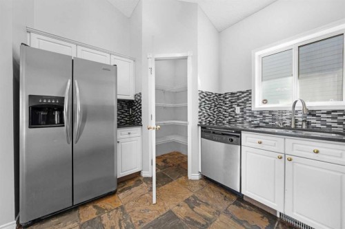 159 Hidden Ranch Circle Nw, Calgary, AB - Indoor Photo Showing Kitchen With Stainless Steel Kitchen With Upgraded Kitchen