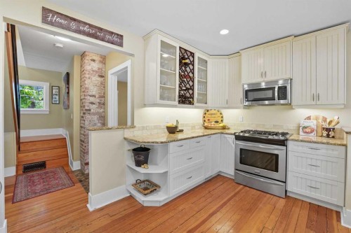 602 Macleod Trail Sw, High River, AB - Indoor Photo Showing Kitchen With Upgraded Kitchen