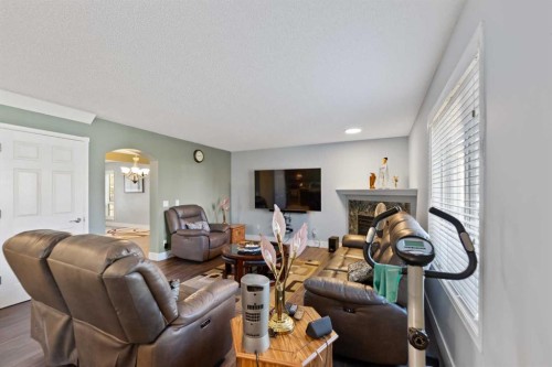 86 Coral Springs Close Ne, Calgary, AB - Indoor Photo Showing Living Room