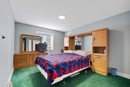 86 Coral Springs Close Ne, Calgary, AB - Indoor Photo Showing Bedroom
