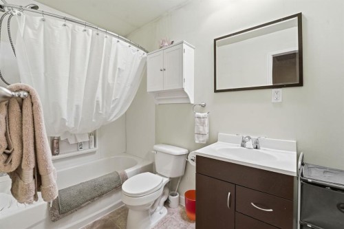 74 Mcrae Street East, Okotoks, AB - Indoor Photo Showing Bathroom