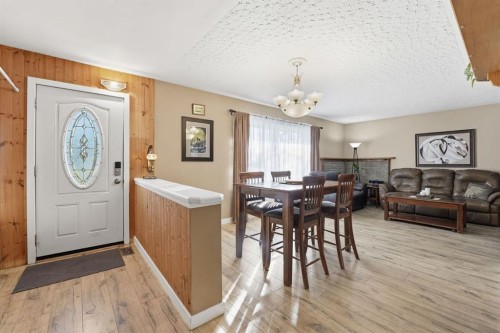 74 Mcrae Street East, Okotoks, AB - Indoor