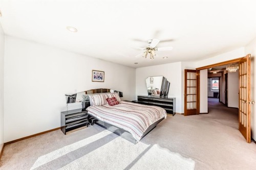 17 Santana Manor Nw, Calgary, AB - Indoor Photo Showing Bedroom