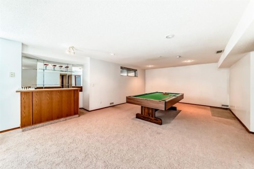 17 Santana Manor Nw, Calgary, AB - Indoor Photo Showing Other Room