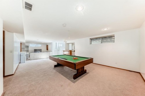 17 Santana Manor Nw, Calgary, AB - Indoor Photo Showing Other Room