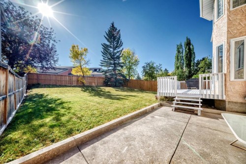 17 Santana Manor Nw, Calgary, AB - Outdoor